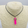 Collar de cristal rosa fluorescente